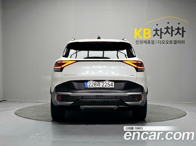 Kia Sportage 5-го поколения, гибрид Signature Gravity 2WD - фото 3