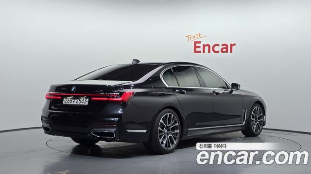 BMW 7-Series G11 740i M Sport - фото 1