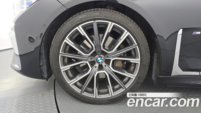 BMW 7-Series G11 740i M Sport - фото 4