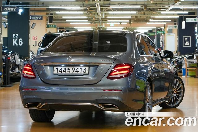 Mercedes-Benz E-Class W213 E350 4MATIC AMG Line - фото 3