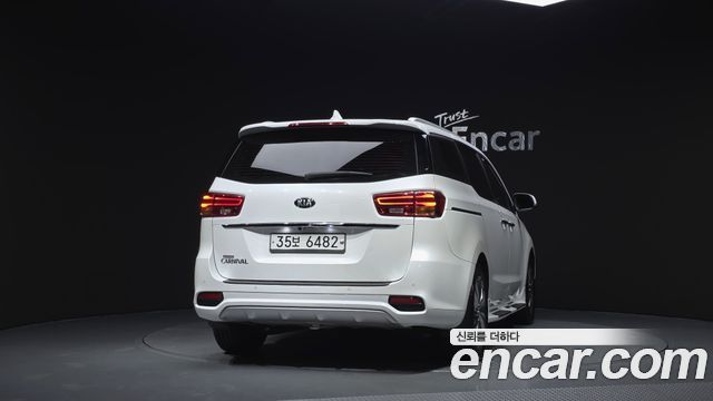 Kia Carnival Новый 9-Seater Luxury - фото 3