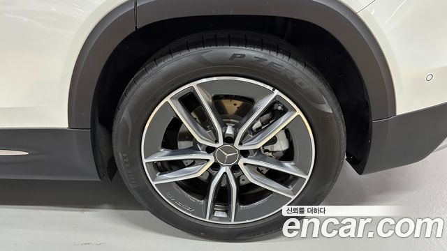 Mercedes-Benz GLB-Class X247 AMG GLB35 4MATIC - фото 4