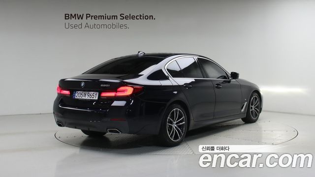 BMW 5-Series G30 520i M Sport - фото 1
