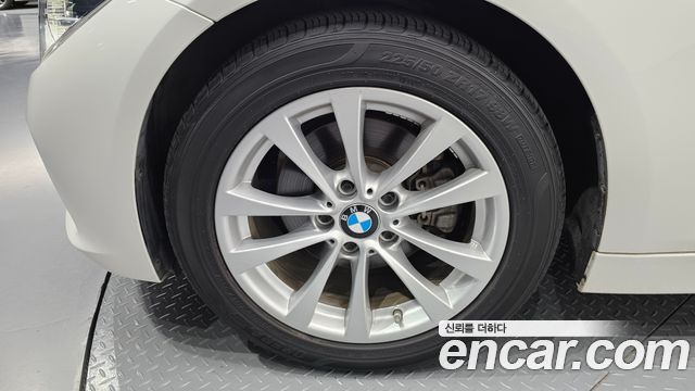 BMW 3-Series F30 320d - фото 4