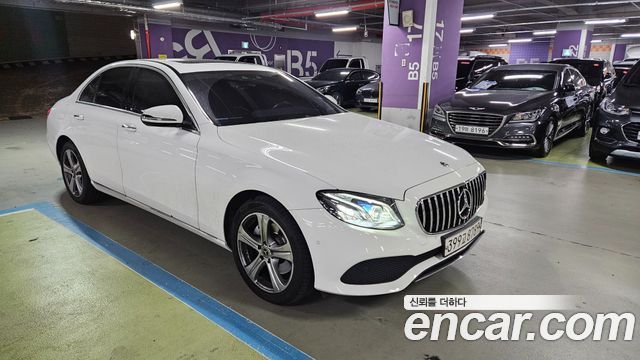 Mercedes-Benz E-Class W213 E220d Avantgarde - фото 1