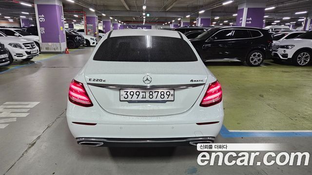 Mercedes-Benz E-Class W213 E220d Avantgarde - фото 2