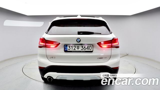 BMW X1 F48 xDrive 20i xLine - фото 3