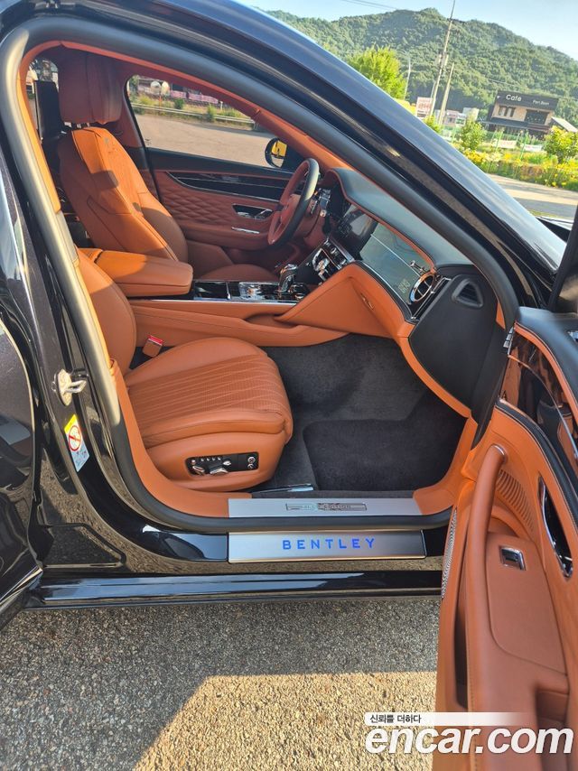 Bentley Flying Spur 3-го поколения 6.0 - фото 4