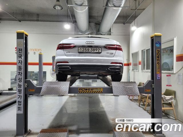 Audi A6 C8 45 TFSI Quattro Premium - фото 1