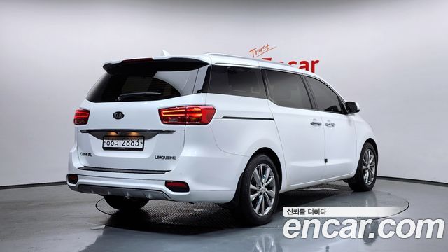 Kia Carnival Новый 7-Seater Limousine President - фото 1
