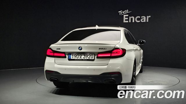 BMW 5-Series G30 530i xDrive M Sport Package - фото 3