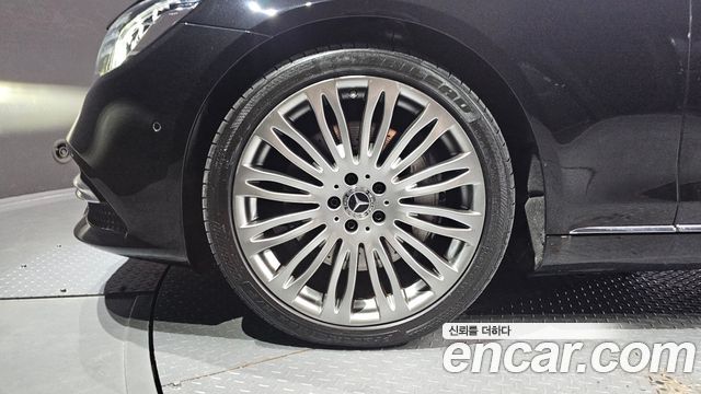 Mercedes-Benz S-Class W222 S560L 4MATIC - фото 4