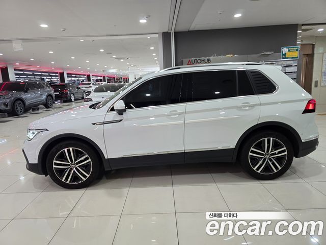 Volkswagen Tiguan 2-го поколения 2.0 TDI Prestige - фото 2