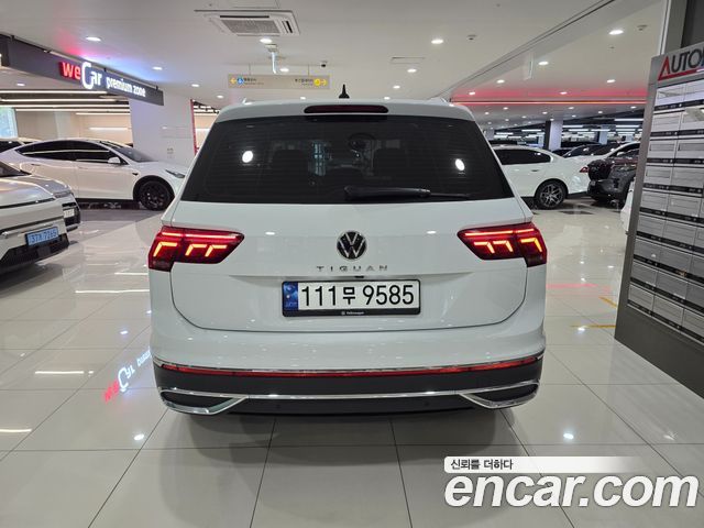Volkswagen Tiguan 2-го поколения 2.0 TDI Prestige - фото 4