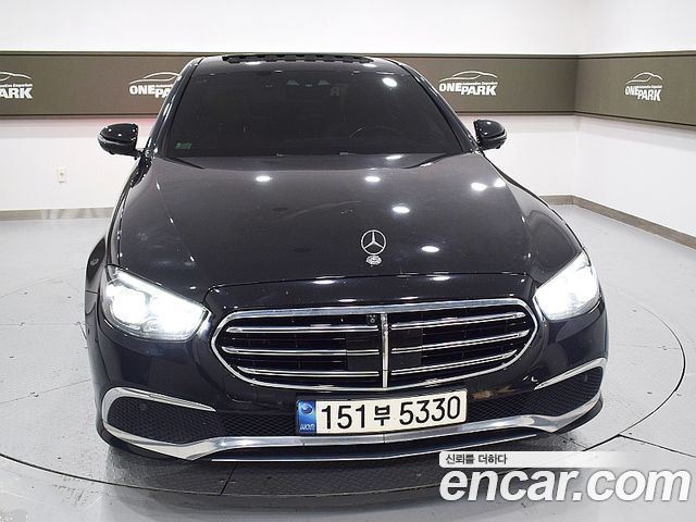 Mercedes-Benz E-Class W213 E300e 4MATIC Exclusive - фото 1