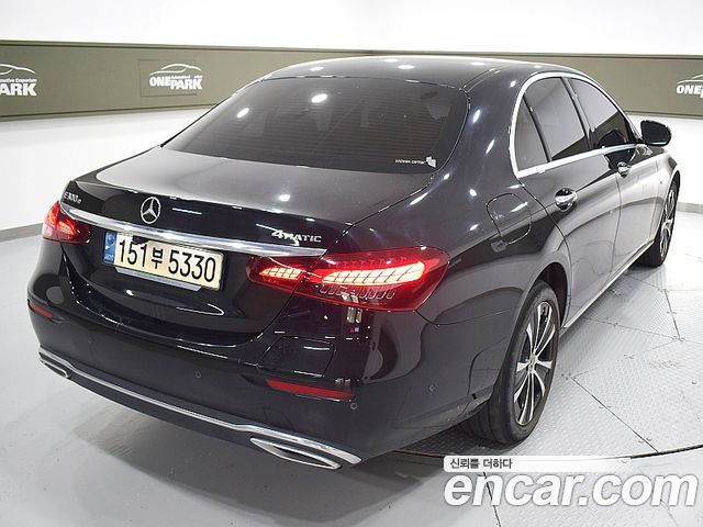 Mercedes-Benz E-Class W213 E300e 4MATIC Exclusive - фото 2