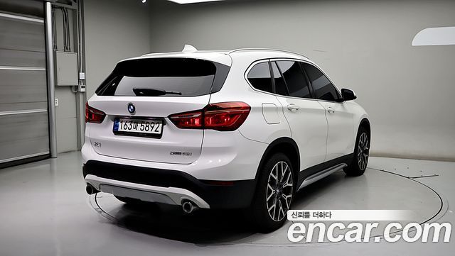 BMW X1 F48 xDrive 20i xLine - фото 1