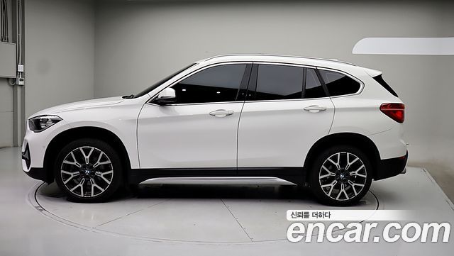 BMW X1 F48 xDrive 20i xLine - фото 2