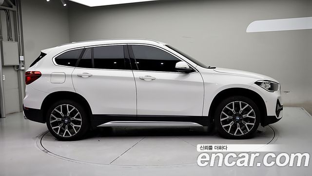 BMW X1 F48 xDrive 20i xLine - фото 3