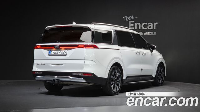 Kia Carnival 4-го поколения 9-Seater Signature - фото 0