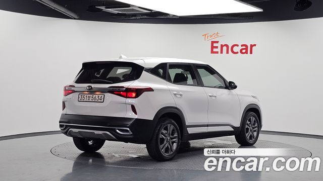 Kia Seltos Diesel 1.6 2WD Prestige - фото 1