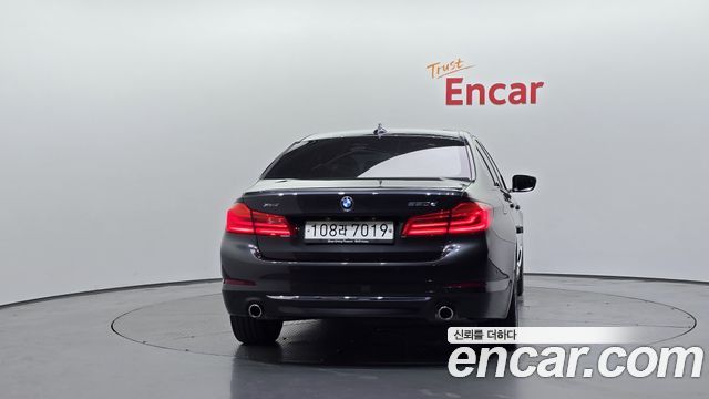BMW 5-Series G30 520d xDrive Luxury Plus - фото 3