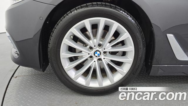BMW 5-Series G30 520d xDrive Luxury Plus - фото 4