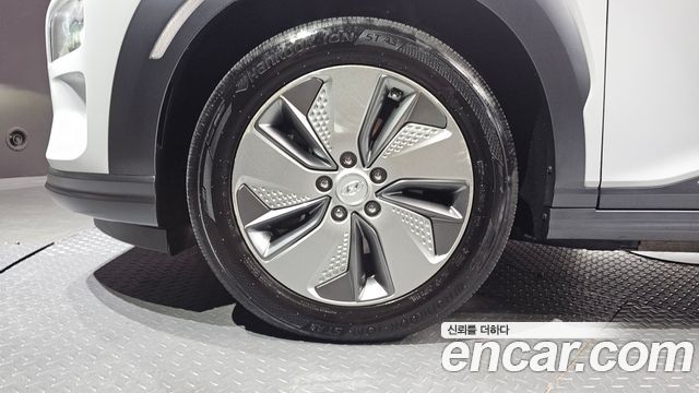 Hyundai Kona Premium - фото 4
