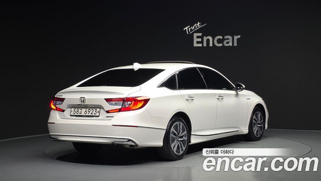 Honda Accord 10-го поколения 2.0 Hybrid EX-L - фото 1