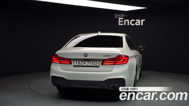 BMW 5-Series G30 530i M Sport Package - фото 3