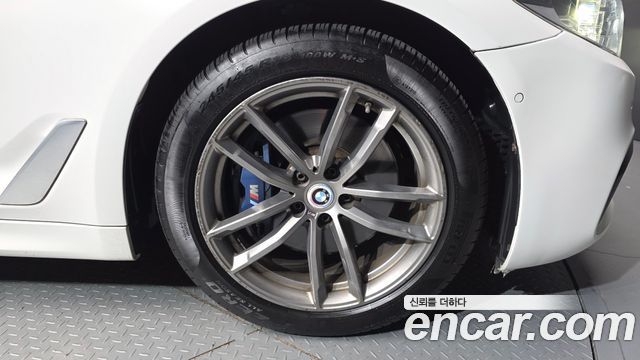 BMW 5-Series G30 530i M Sport Package - фото 4