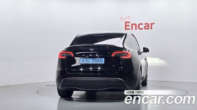 Tesla Model Y RWD - фото 3