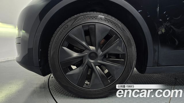 Tesla Model Y RWD - фото 4