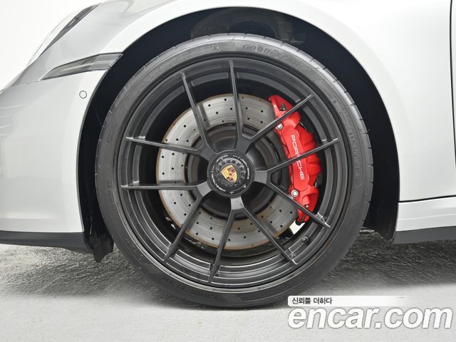 Porsche 911 Carrera GTS - фото 4