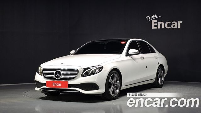 Mercedes-Benz E-Class W213 E300 Avantgarde - фото 0