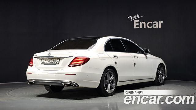 Mercedes-Benz E-Class W213 E300 Avantgarde - фото 1