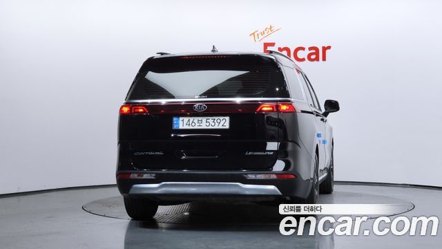 Kia Carnival 4-го поколения 7-Seater Signature - фото 3