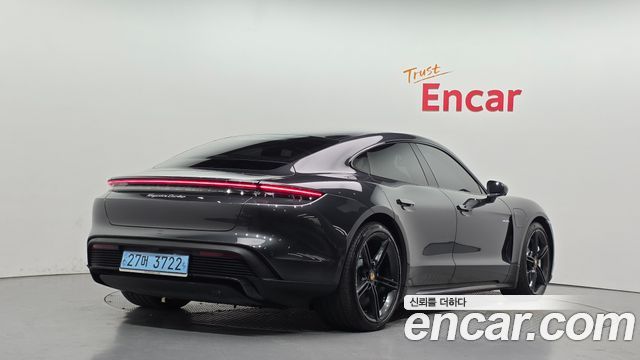 Porsche Taycan Turbo - фото 1