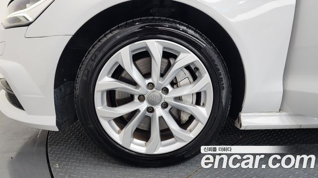 Audi A6 40 TFSI C7 - фото 4