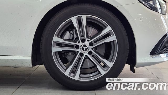 Mercedes-Benz E-Class W213 E250 Avantgarde - фото 2