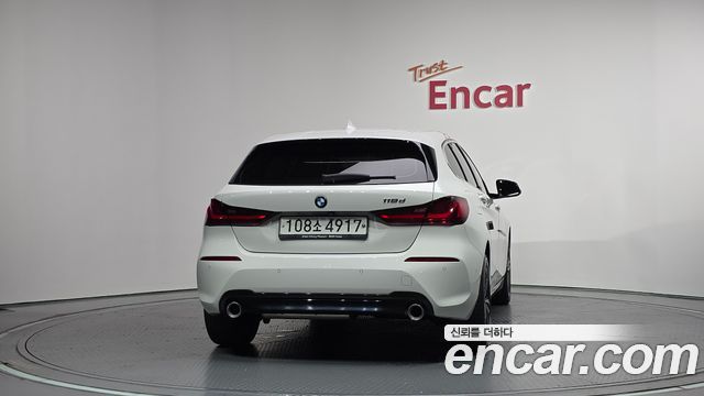 BMW 1-Series F40 118d Sport - фото 3