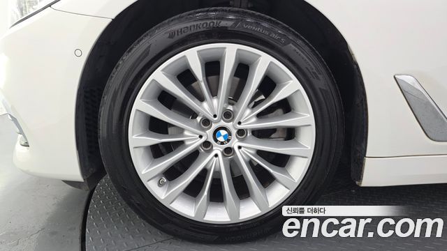 BMW 5-Series G30 520d xDrive Luxury Plus - фото 4