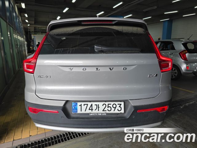 Volvo XC40 B4 Ultimate Bright - фото 2