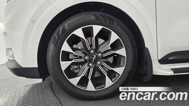 Kia Carnival 4-го поколения 9-Seater Signature - фото 4