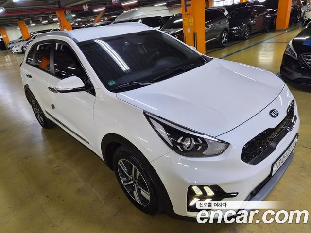 Kia Niro Новый 1.6 HEV Prestige - фото 2