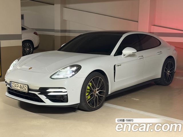 Porsche Panamera 2.9 AWD E-Hybrid Platinum Edition - фото 1