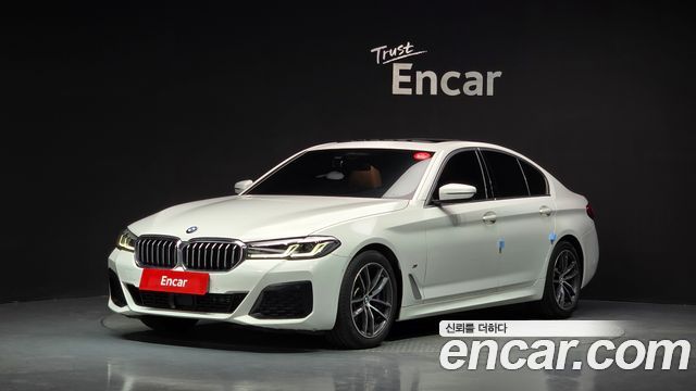 BMW 5-Series G30 520i M Sport - фото 0