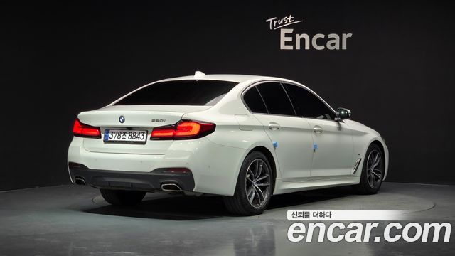 BMW 5-Series G30 520i M Sport - фото 1