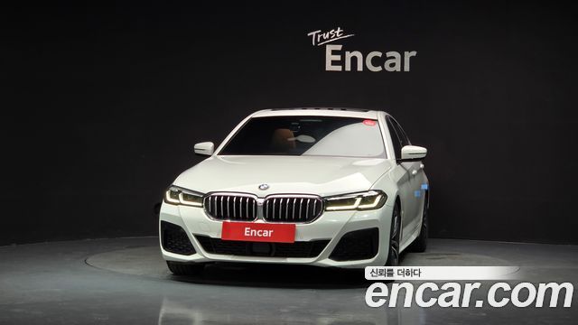 BMW 5-Series G30 520i M Sport - фото 2