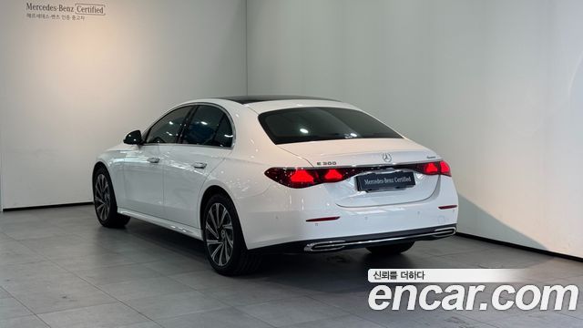 Mercedes-Benz E-Class W214 E300 4MATIC Exclusive - фото 1